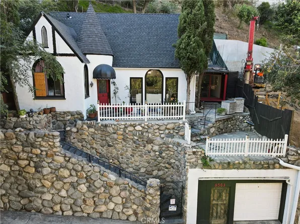 8563 Lookout Mountain Ave, Los Angeles, CA 90046