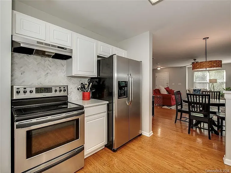520 Patterson St — Photo 3