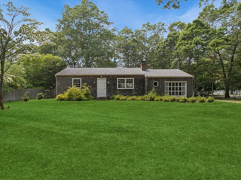 232 Norfolk Dr — Photo 35