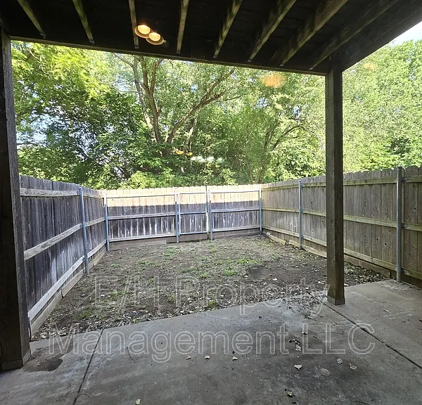 2146 N Woodlawn Blvd — Photo 46