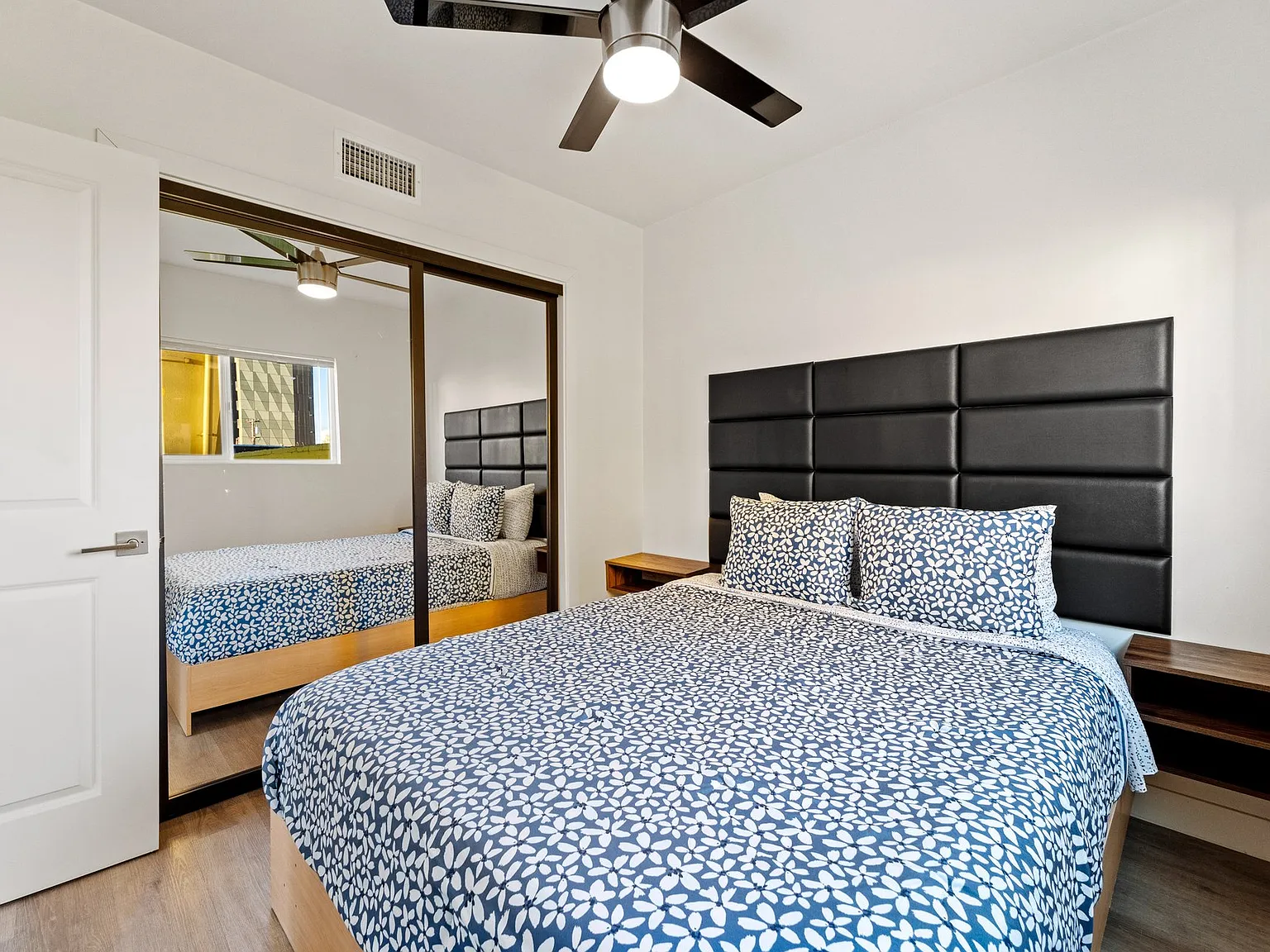 2 bed, 800 sqft, $3,950 — Photo 2