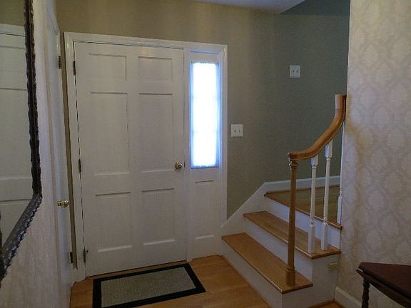 3rd image of 301 Cathy Dr