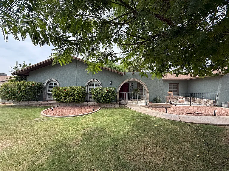 1120 S Hereford Ave — Photo 2