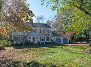 2 Sharon Ln, Old Saybrook, CT 06475