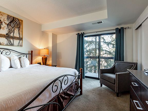 Bedroom 2 with 1 King Bed