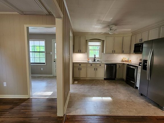 3rd image of 106 Louisa St