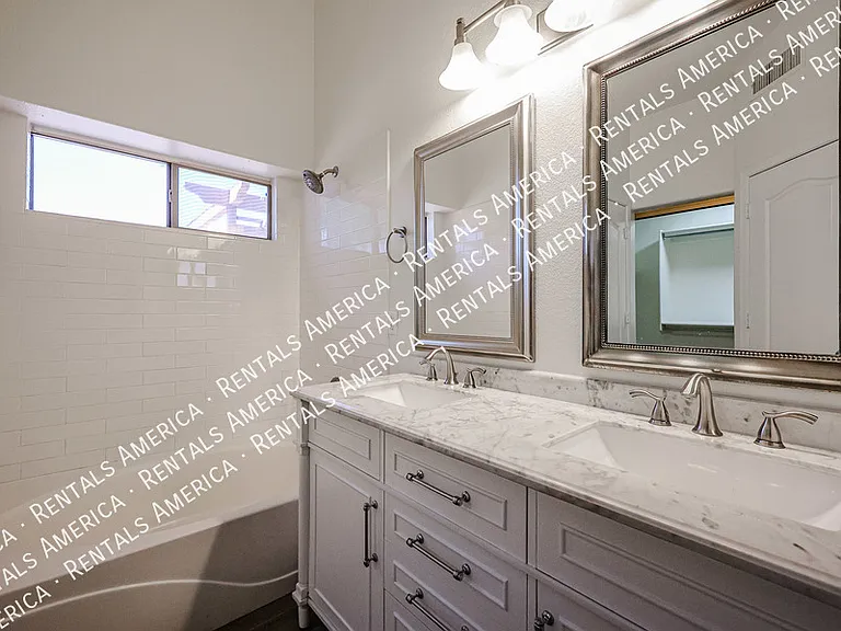 2276 S Bahama Dr — Photo 16