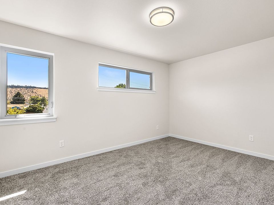 1st image of 149 SW Deer St #103