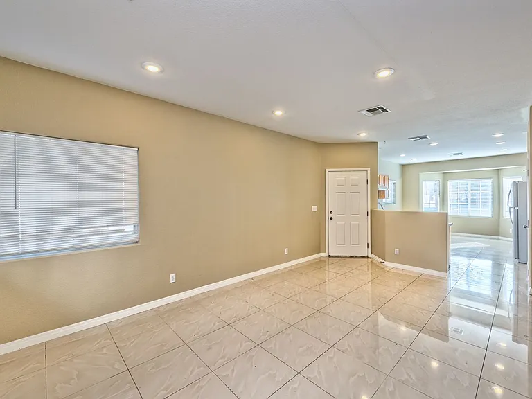 9926 Star Lake Ave — Photo 5
