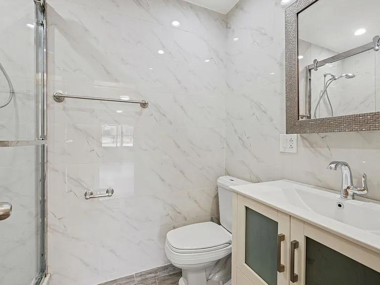 227 Franklin Ave #2 — Photo 18