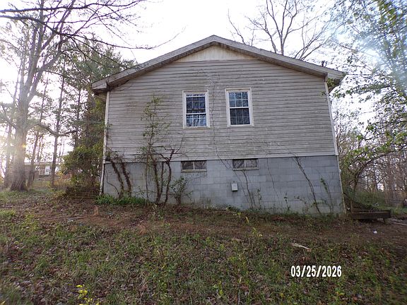 3rd image of 720 Kirby Ln