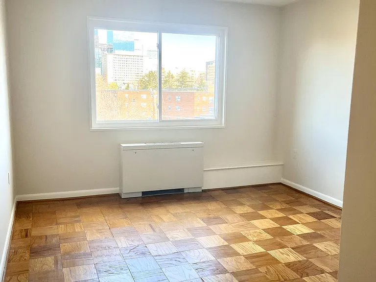 4800 Chevy Chase Dr #404 — Photo 15
