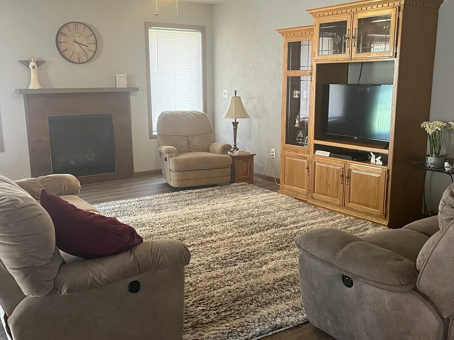 3 bed, 1535 sqft, $1,900 — Photo 3