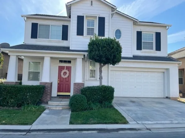714 W Riviera Ln, Clovis, CA 93619