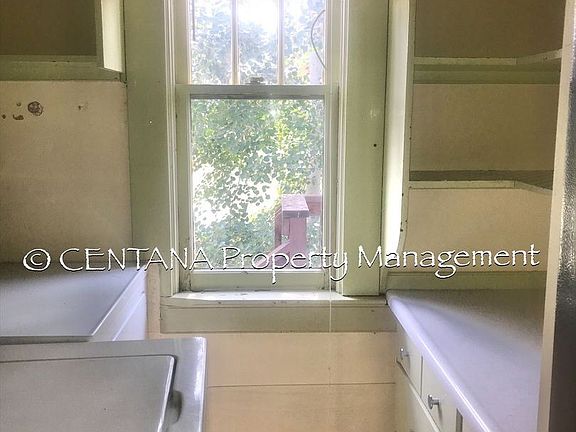 5th image of 1060 W Diamond St
