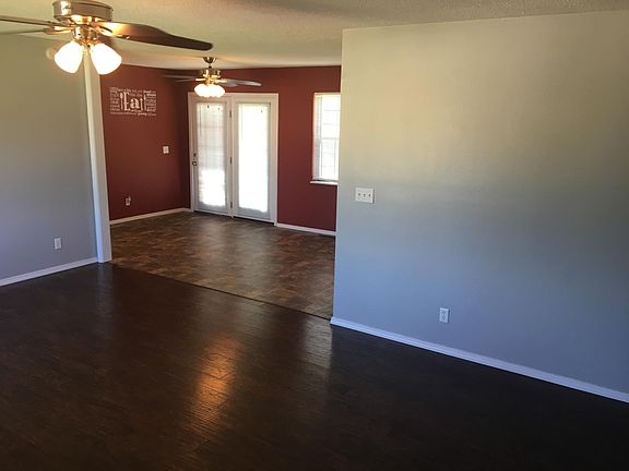 4th image of 251 Hampton Ct