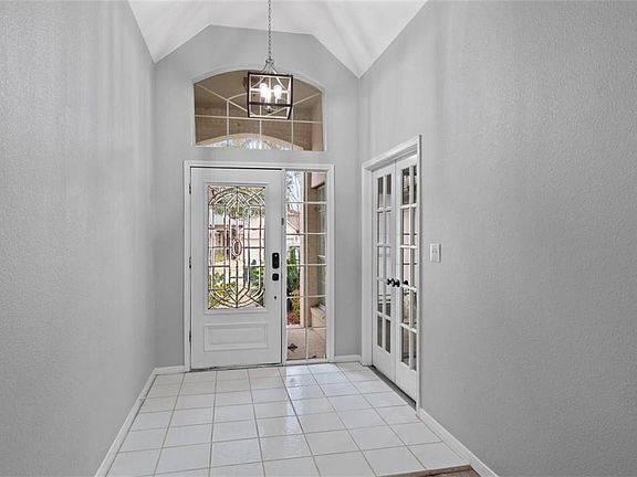 4th image of 19216 Luedtke Ln