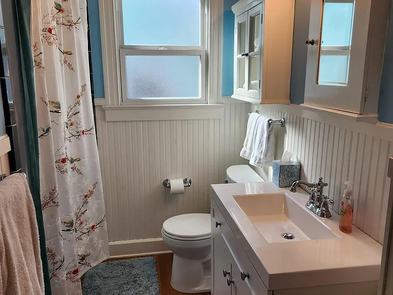 4214 Bellvue Ave — Photo 12