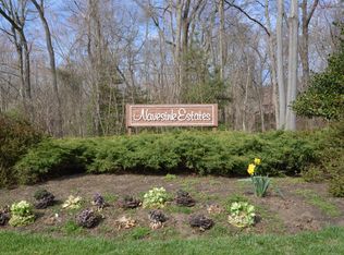 12 Pape Dr, Atlantic Highlands, NJ 07716