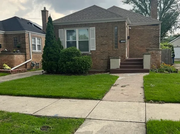 9328 S Troy Ave, Evergreen Park, IL 60805