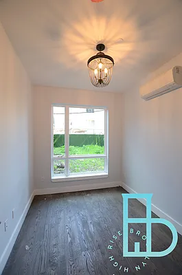 Rented by Miron Realty Group | media 44