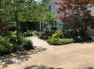 1909 Sunnyside Dr, Cedar Falls, IA 50613
