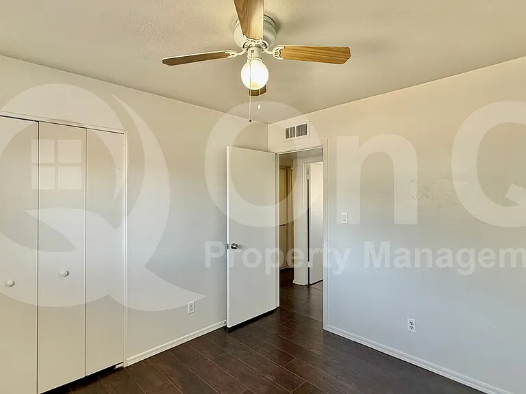12602 N 21st Ave — Photo 18