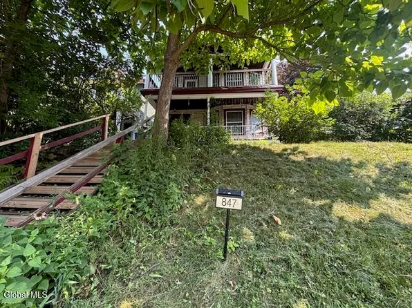 847 Myrtle Avenue, Albany, NY 12208