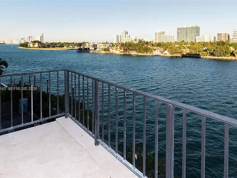 10101 E Bay Harbor Dr #404 — Photo 19