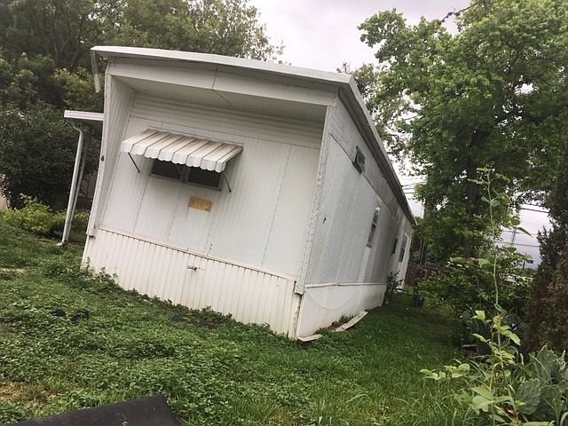 1st image of 842 Corinne Dr
