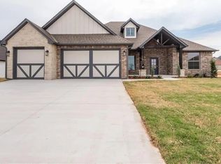 1124 Colonial Ave, Tuttle, OK 73089