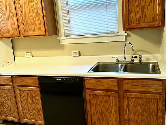 4th image of 111-117 Pentland Ave #113