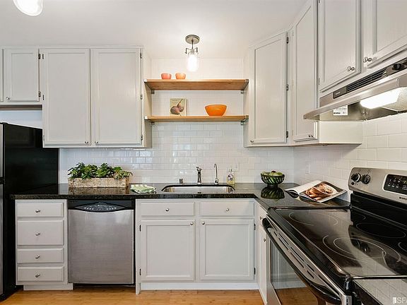 5th image of 2250 24th St Unit 119