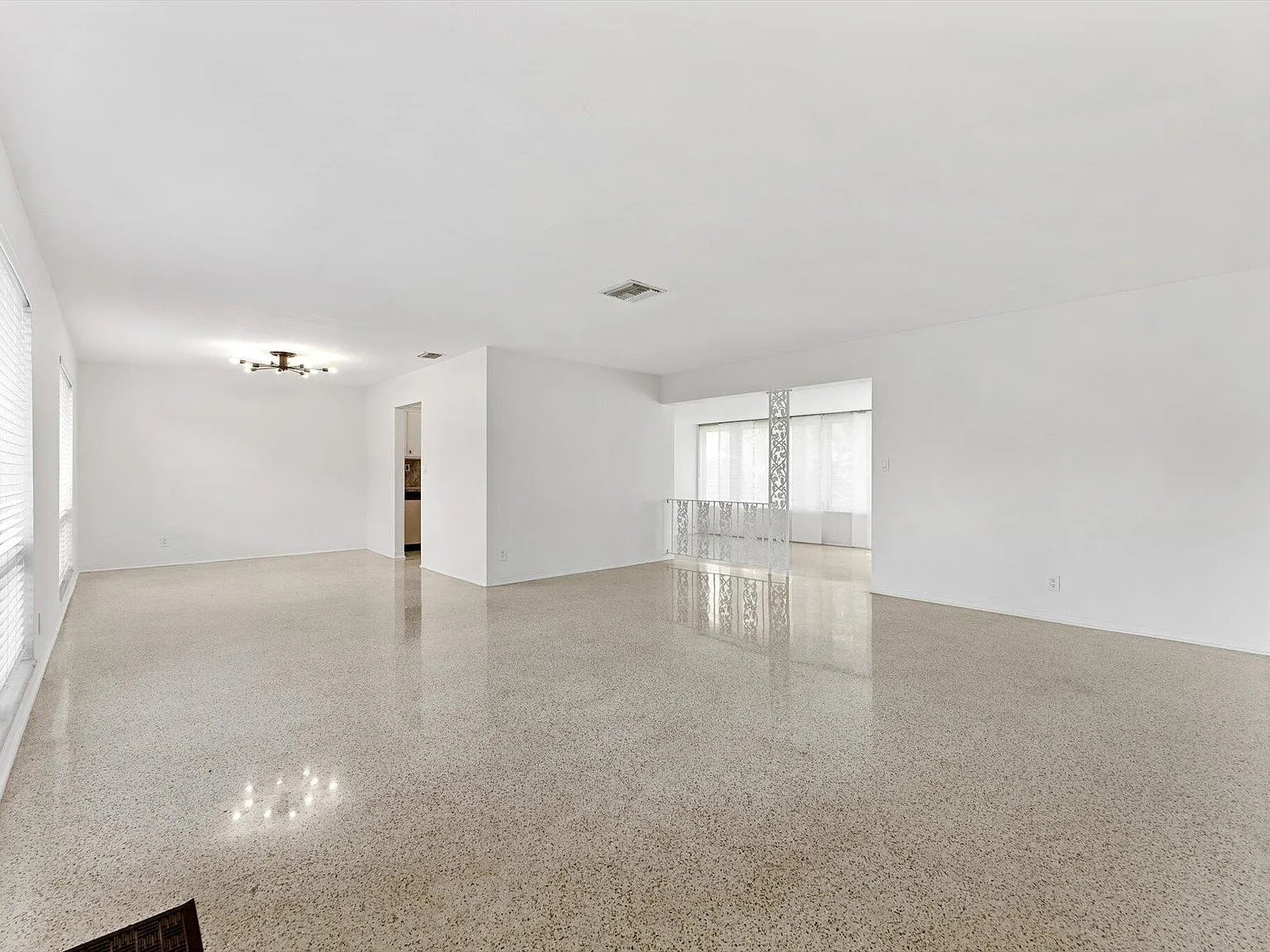 2 bed, 2.0 bath, 1584 sqft, $3,450 — Photo 3