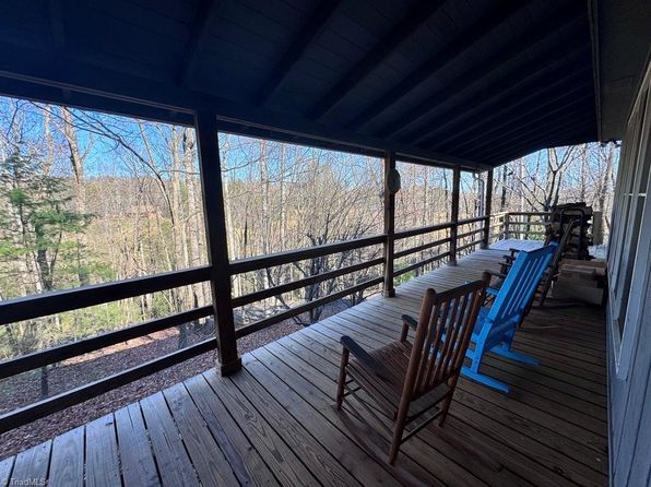 896 Jonathan Dr, Lowgap, NC 27024