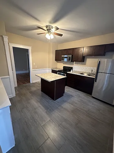 Floor plan 4301 Bridge Avenue* - FR