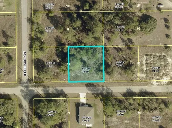 2603 E 15th St, Lehigh Acres, FL 33972