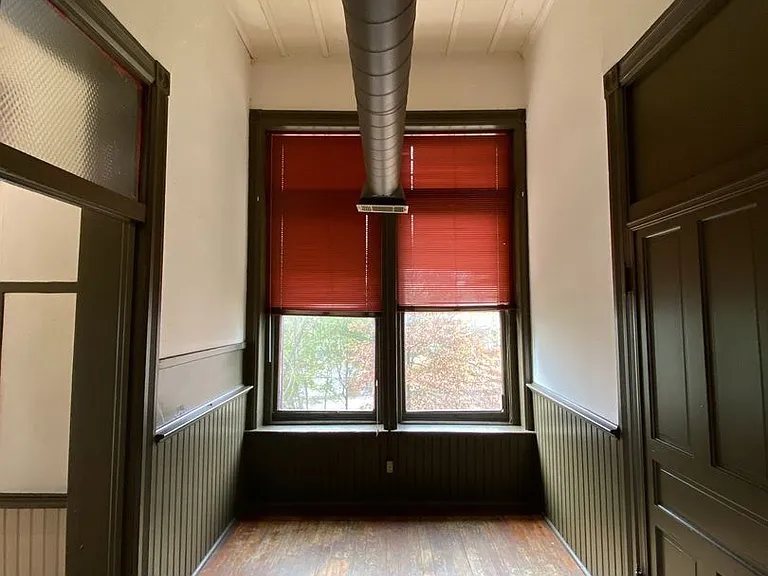 600 N 6th St — Photo 5
