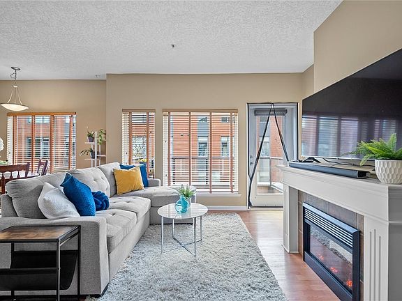 4th image of 2747 Jacklin Rd #307