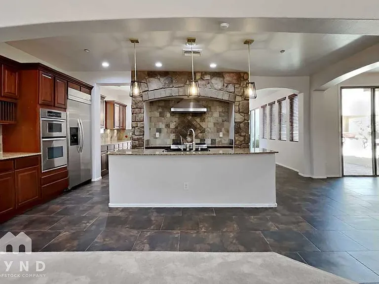 2433 W Horsetail Trl — Photo 4