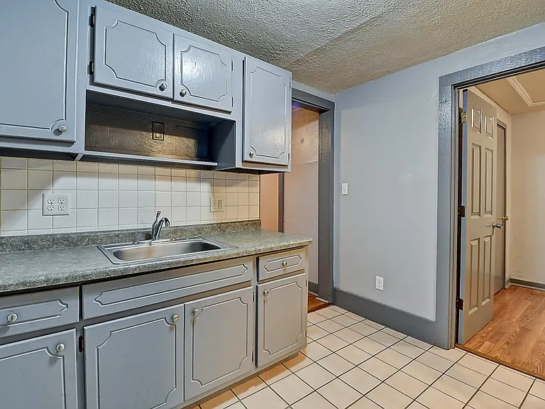 1023 S State Ave #3 — Photo 7