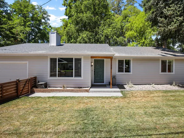 1058 SE Clarey Ave, Grants Pass, OR 97526