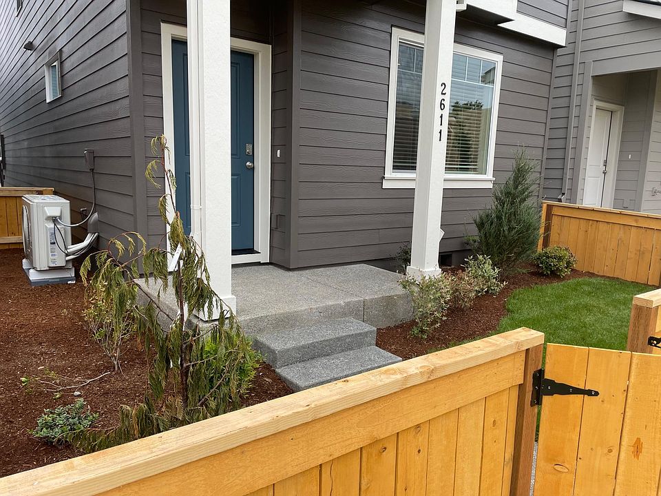 1st image of 2611 NE 116th Pl