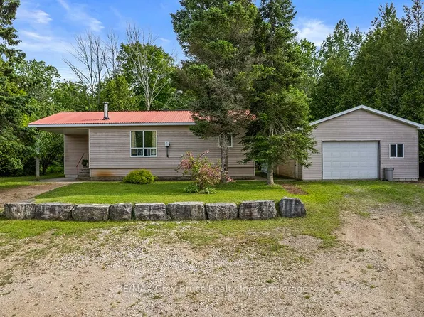 335 Pike Bay Rd, Northern Bruce Peninsula, ON N0H 2T0