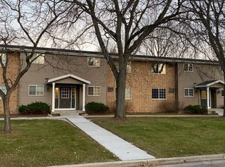 123 Parkview Cir #6, Columbus, WI 53925