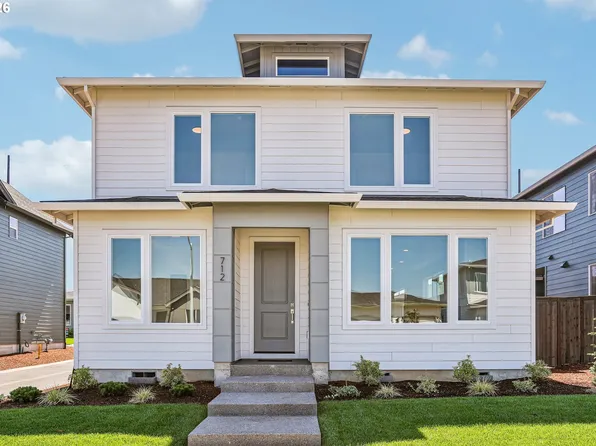 712 Magnolia Ave, Woodburn, OR 97071