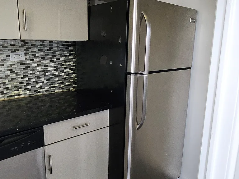510 Riverdale Ave #7K — Photo 6