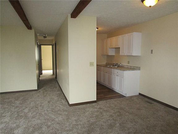 4th image of 623-625 Mohican Ct