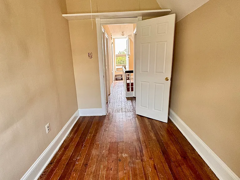 220 Osborn St #2 — Photo 32
