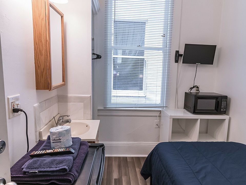 1st image of 640 Clay St #330